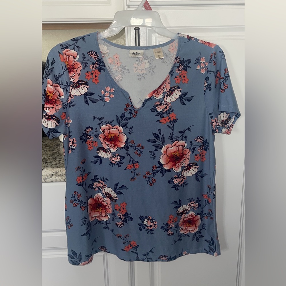 Blue casual floral blouse
